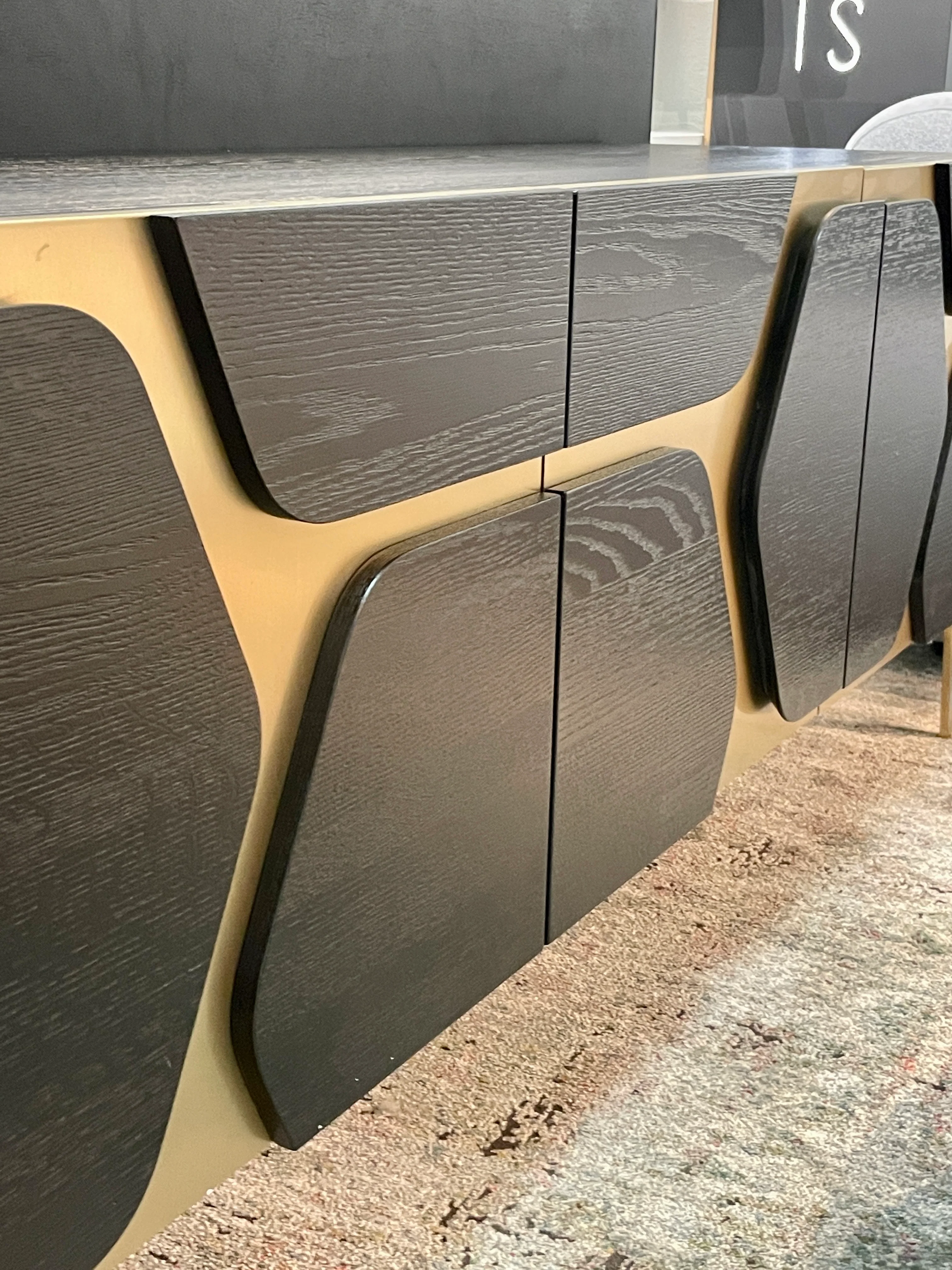 Louvre Entertainment Unit - Image 3