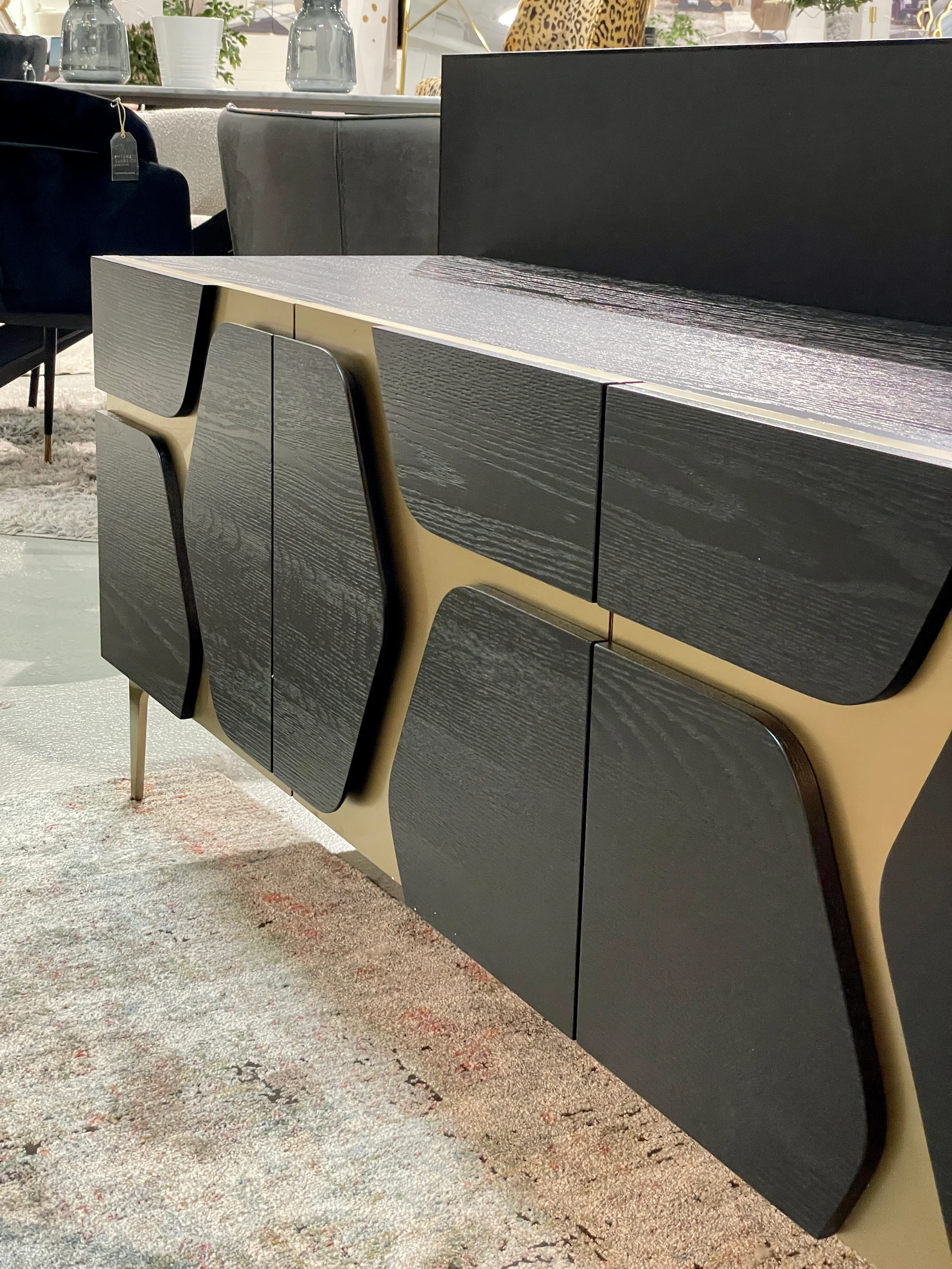 Louvre Entertainment Unit - Image 6